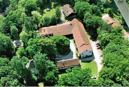 Luftaufnahme der stg Akademie in Eching